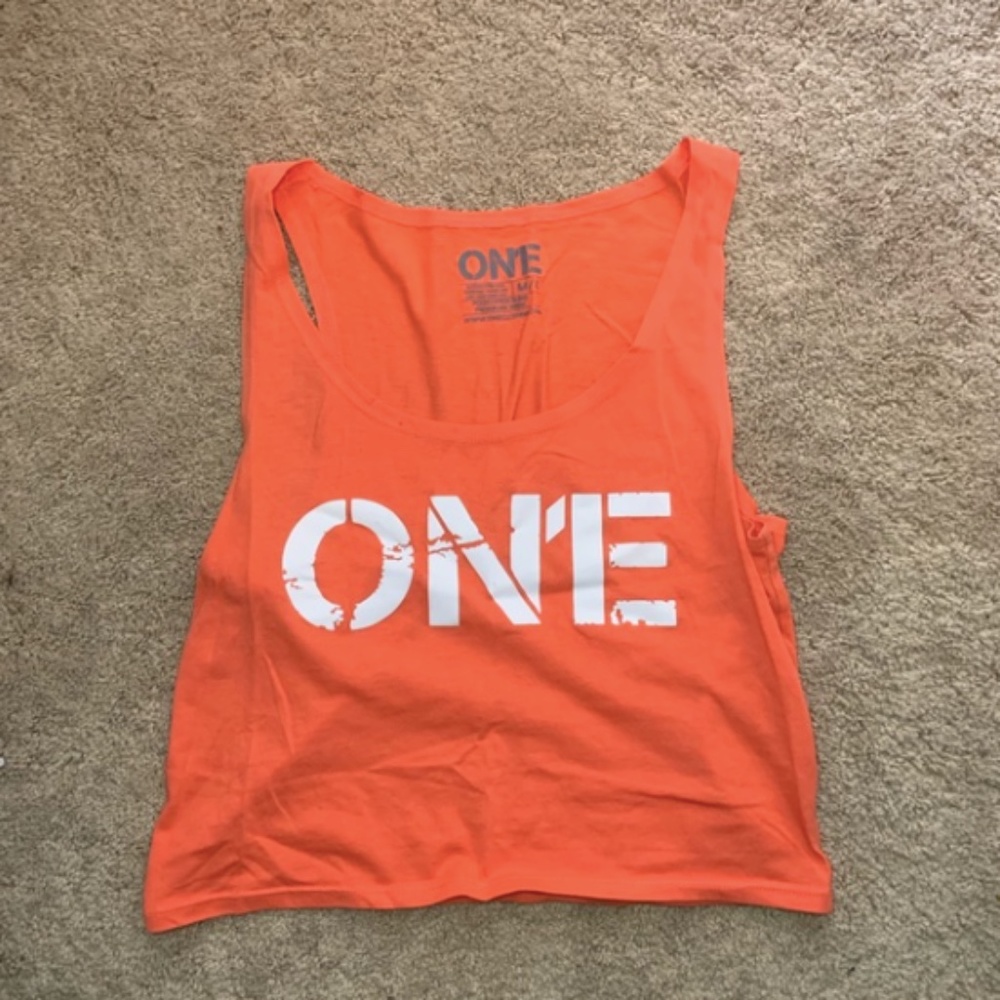 Tank tops. - Picture 8 of 9